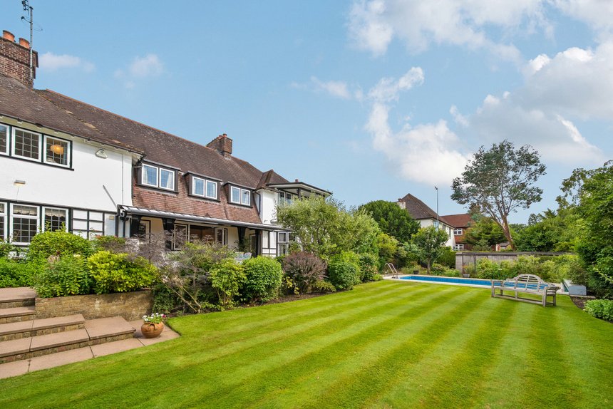 sold eastbury road london 54232 - Gibbs Gillespie