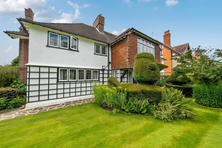 sold eastbury road london 54232 - Gibbs Gillespie