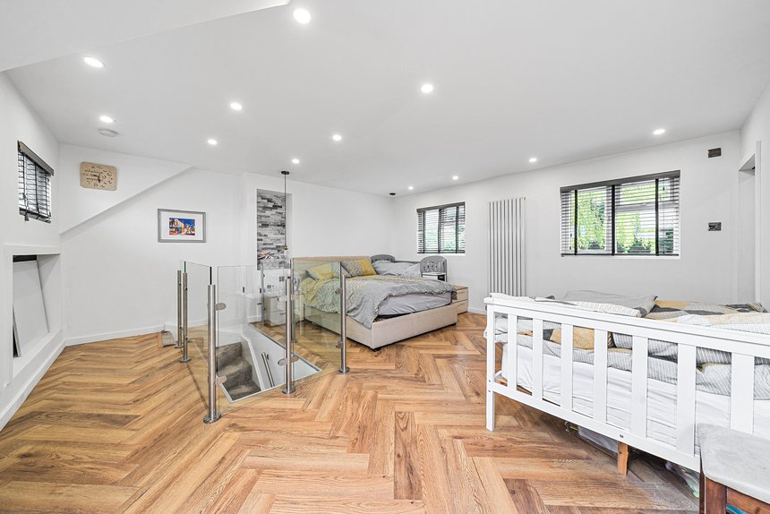 to let york road london 54411 - Gibbs Gillespie