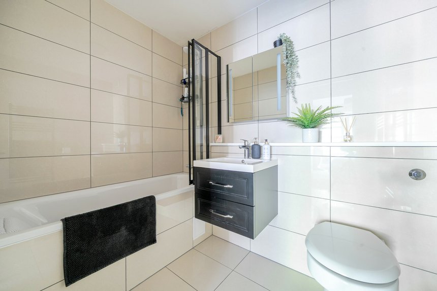for sale the quadrant london 54681 - Gibbs Gillespie