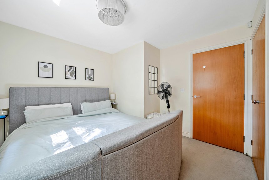 for sale the quadrant london 54681 - Gibbs Gillespie