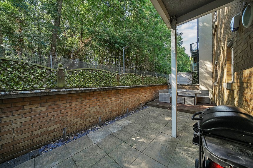for sale the quadrant london 54681 - Gibbs Gillespie