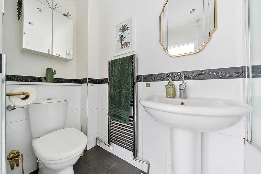 for sale home farm court london 54836 - Gibbs Gillespie