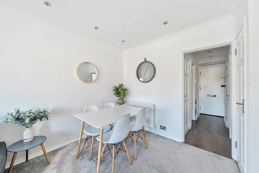 for sale home farm court london 54836 - Gibbs Gillespie