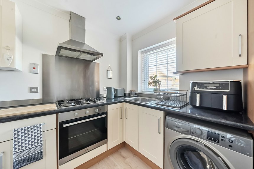 for sale home farm court london 54836 - Gibbs Gillespie