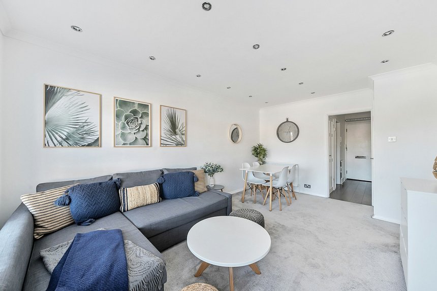 for sale home farm court london 54836 - Gibbs Gillespie