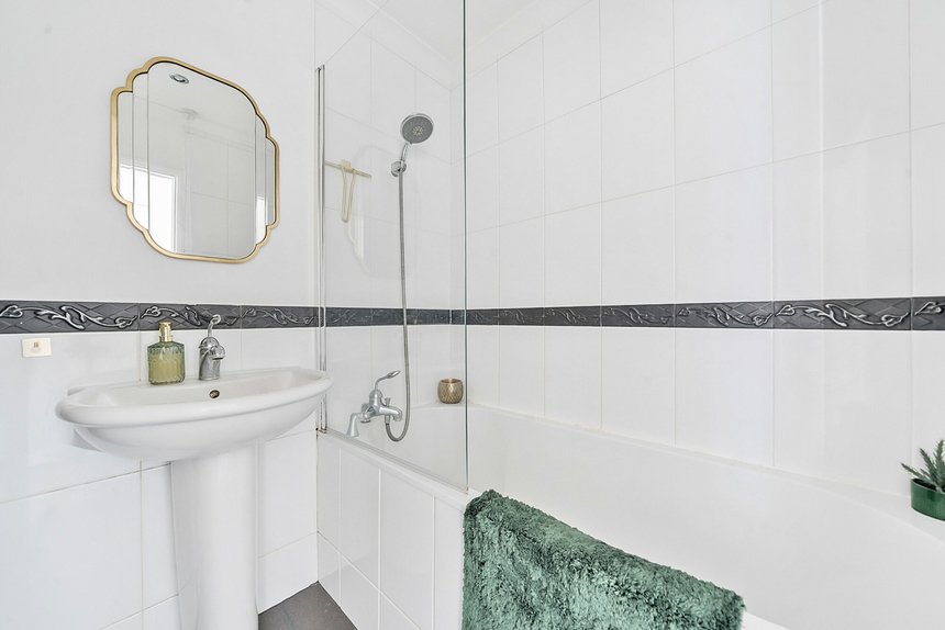 for sale home farm court london 54836 - Gibbs Gillespie