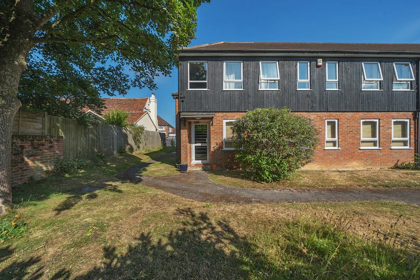 for sale home farm court london 54836 - Gibbs Gillespie