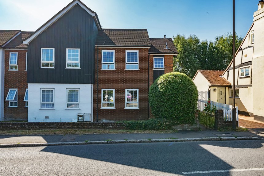 for sale home farm court london 54836 - Gibbs Gillespie