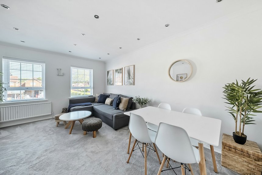 for sale home farm court london 54836 - Gibbs Gillespie