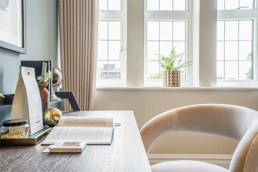 under offer birchwood house london 54897 - Gibbs Gillespie