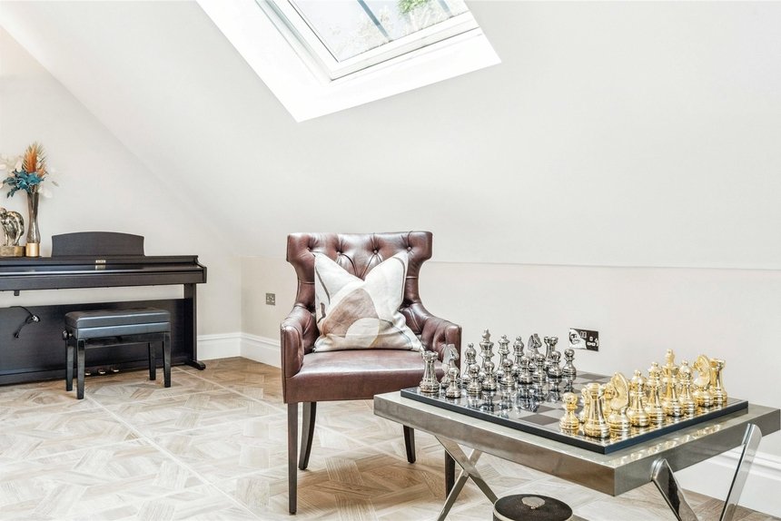 under offer birchwood house london 54897 - Gibbs Gillespie