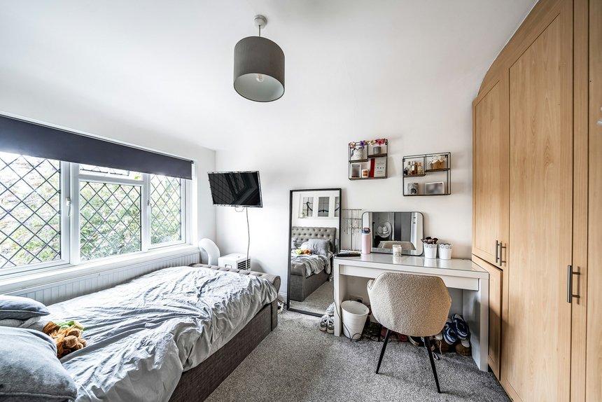 sold orchard drive london 55032 - Gibbs Gillespie