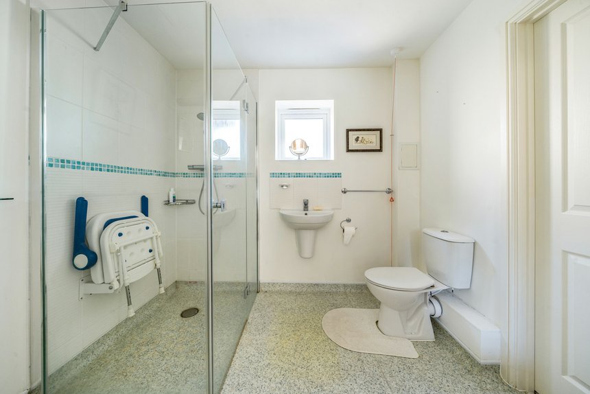 under offer chairmans walk london 55037 - Gibbs Gillespie