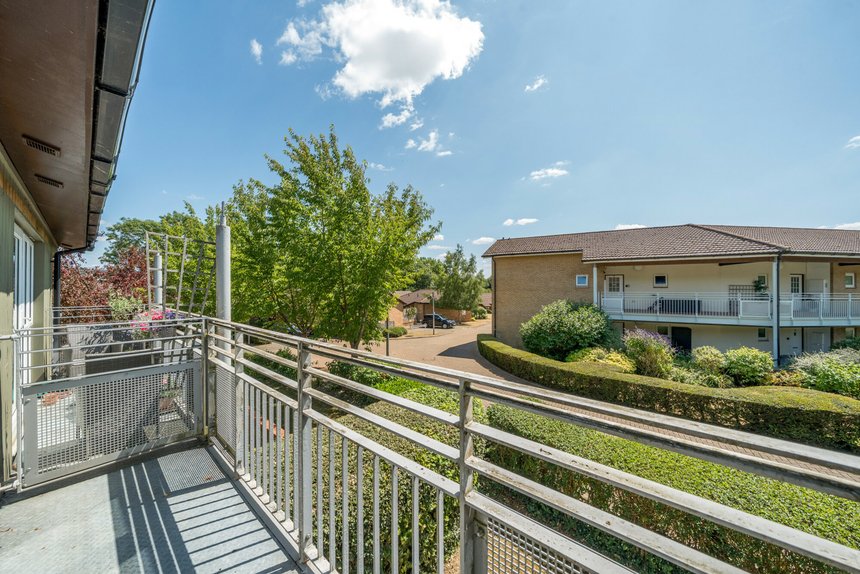 under offer chairmans walk london 55037 - Gibbs Gillespie