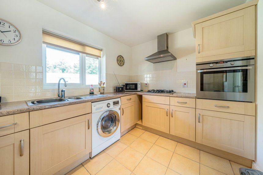 under offer chairmans walk london 55037 - Gibbs Gillespie