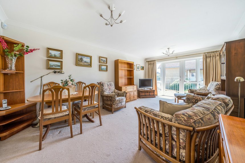under offer chairmans walk london 55037 - Gibbs Gillespie