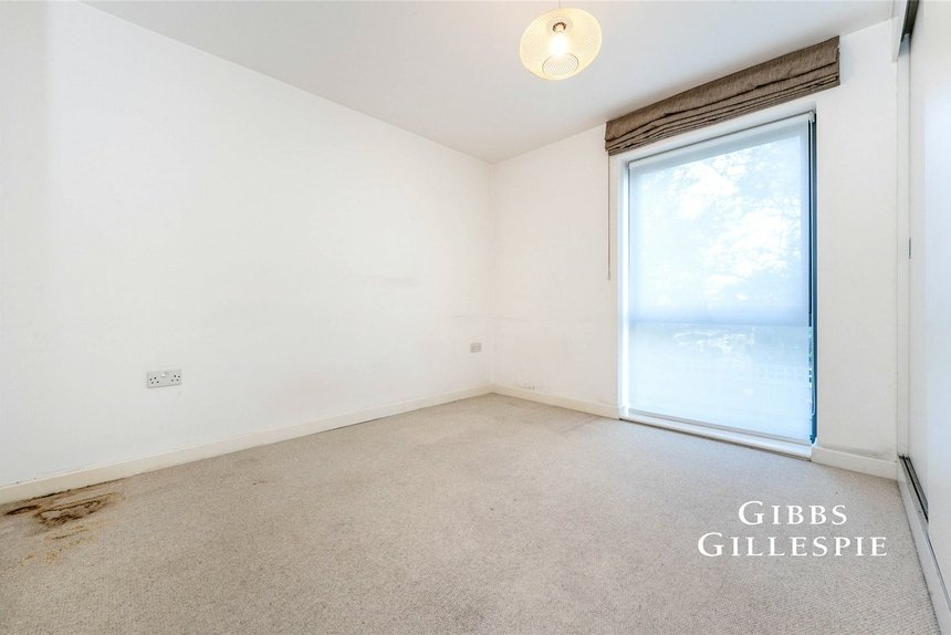 let lily close london 55040 - Gibbs Gillespie