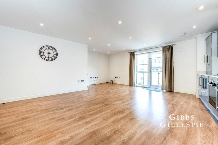 let lily close london 55040 - Gibbs Gillespie