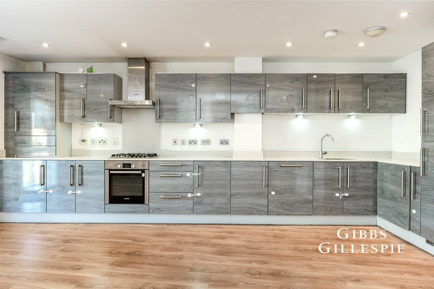 let lily close london 55040 - Gibbs Gillespie