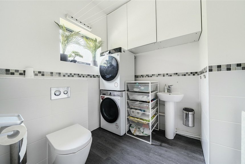 for sale partridge close london 55104 - Gibbs Gillespie