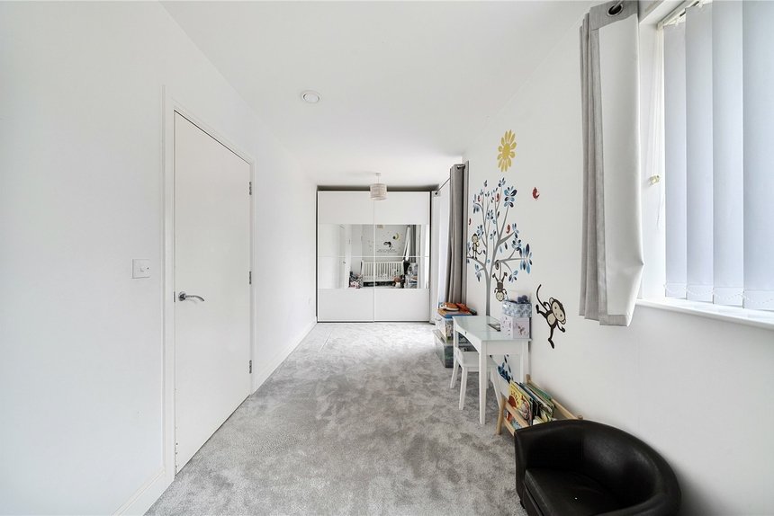 for sale partridge close london 55104 - Gibbs Gillespie