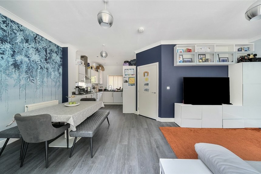 for sale partridge close london 55104 - Gibbs Gillespie