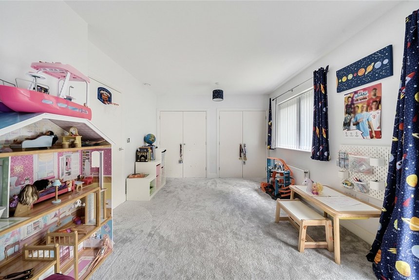 for sale partridge close london 55104 - Gibbs Gillespie