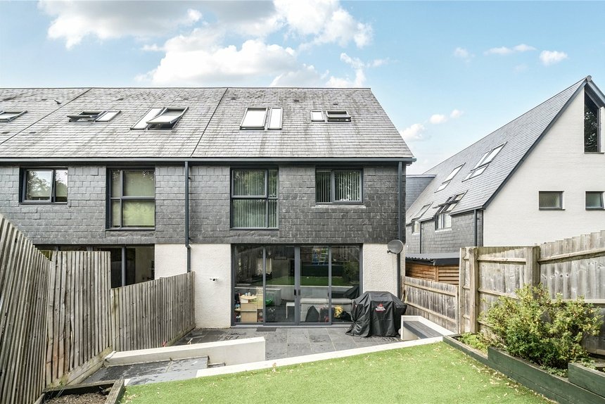 for sale partridge close london 55104 - Gibbs Gillespie