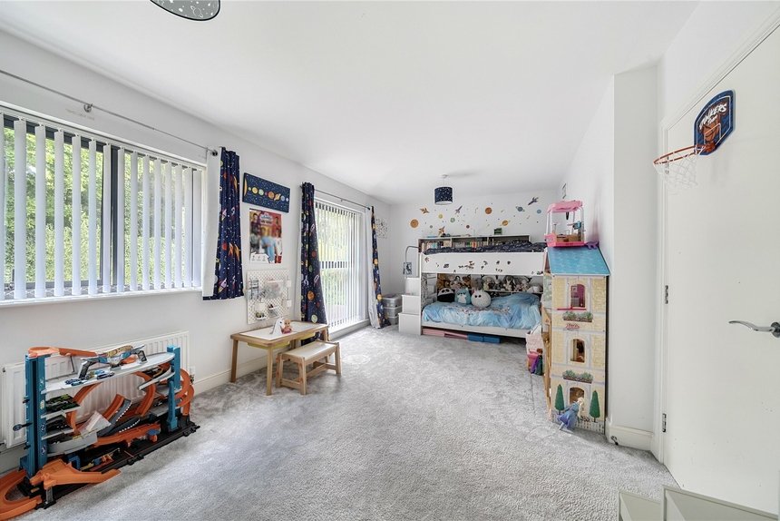 for sale partridge close london 55104 - Gibbs Gillespie