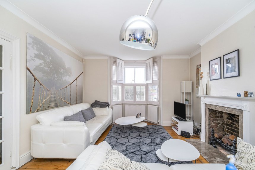 let glebe avenue london 55239 - Gibbs Gillespie