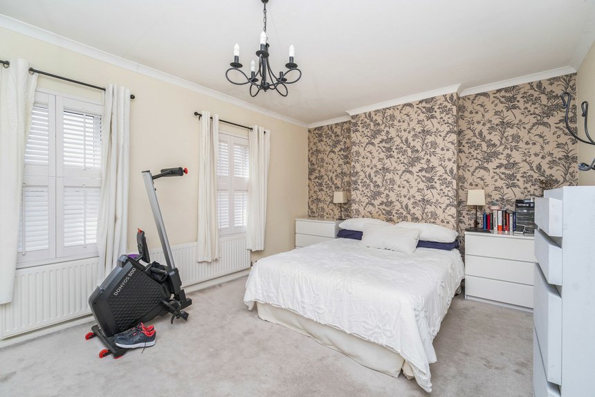 let glebe avenue london 55239 - Gibbs Gillespie