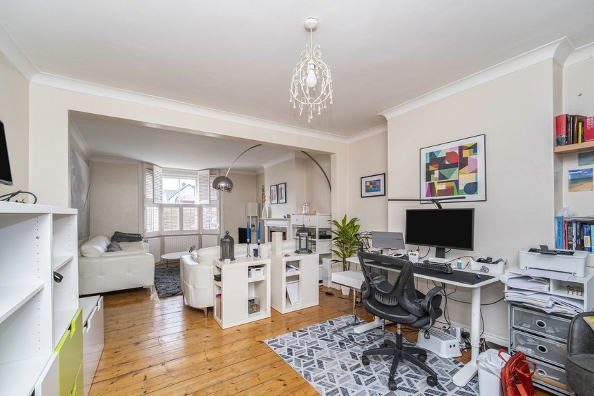 let glebe avenue london 55239 - Gibbs Gillespie