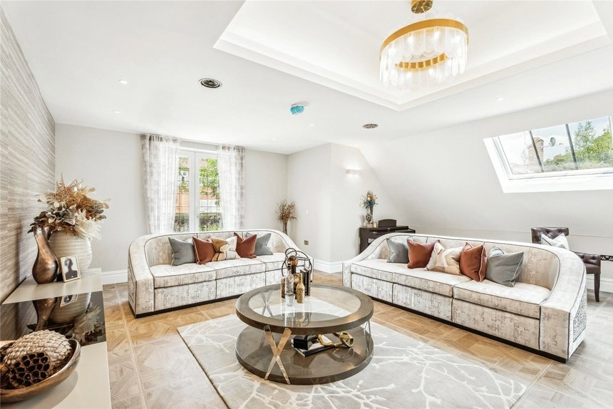 under offer birchwood house london 55295 - Gibbs Gillespie