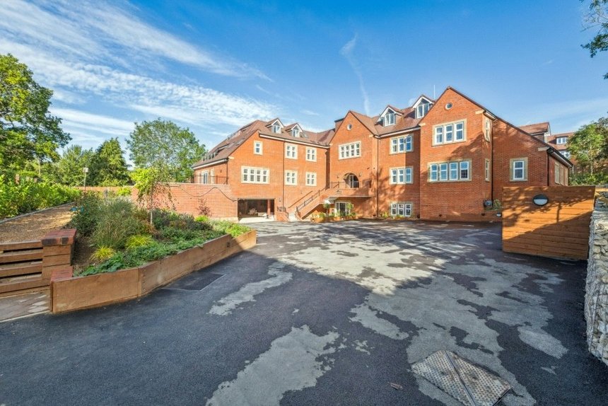 under offer birchwood house london 55295 - Gibbs Gillespie