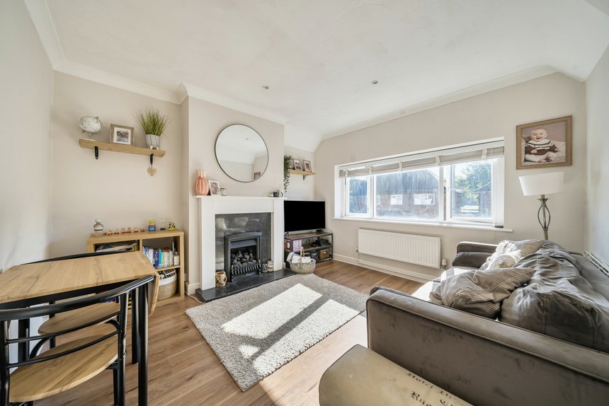 under offer middleton road london 55456 - Gibbs Gillespie