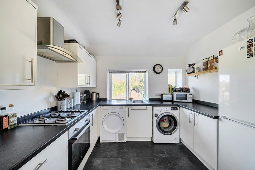 under offer middleton road london 55456 - Gibbs Gillespie