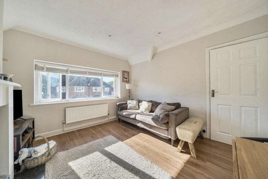 under offer middleton road london 55456 - Gibbs Gillespie