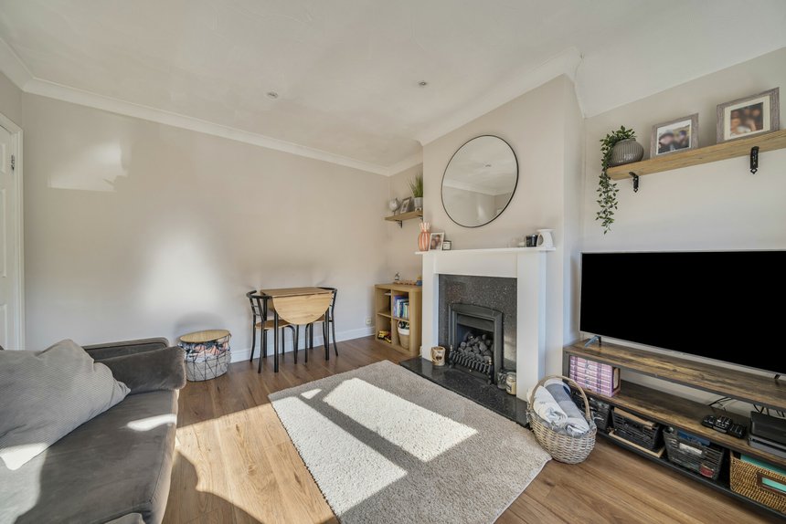 under offer middleton road london 55456 - Gibbs Gillespie