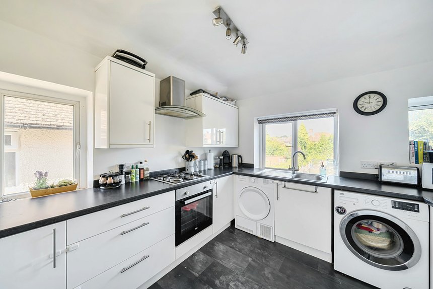 under offer middleton road london 55456 - Gibbs Gillespie