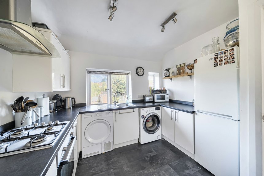 under offer middleton road london 55456 - Gibbs Gillespie