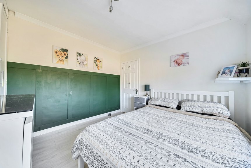 under offer middleton road london 55456 - Gibbs Gillespie