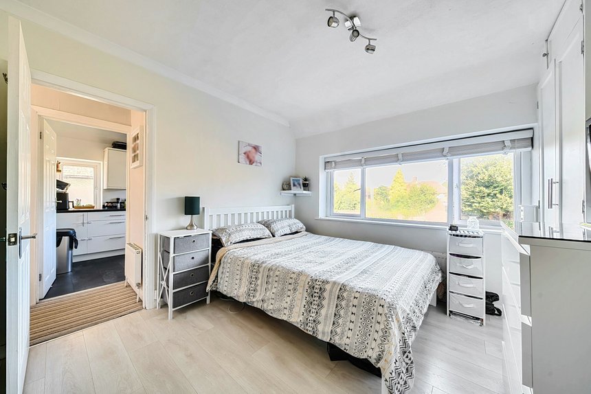 under offer middleton road london 55456 - Gibbs Gillespie