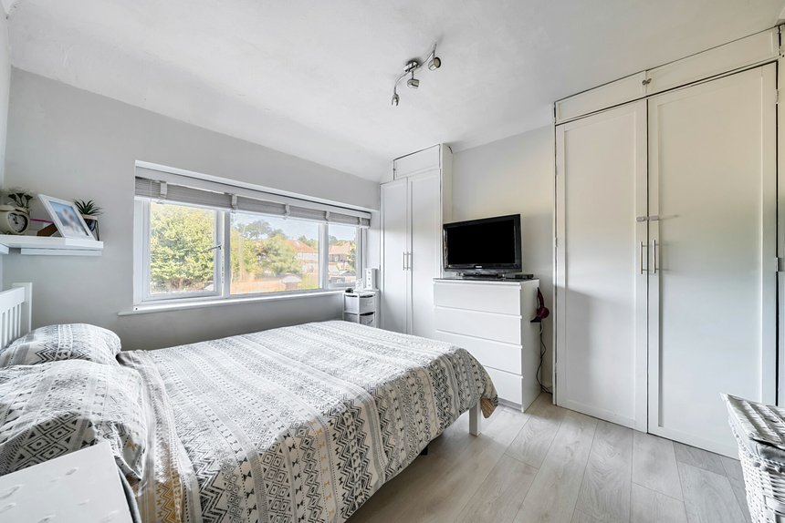 under offer middleton road london 55456 - Gibbs Gillespie