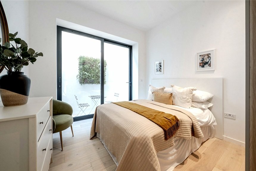 to let creswick road london 55609 - Gibbs Gillespie