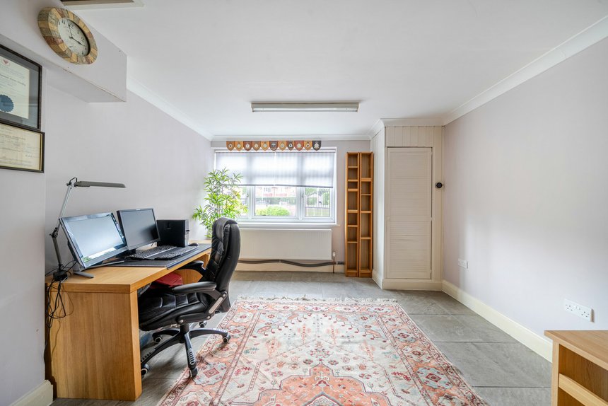 sold moorfield road london 55762 - Gibbs Gillespie