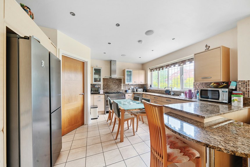 for sale cleopatra close london 56146 - Gibbs Gillespie