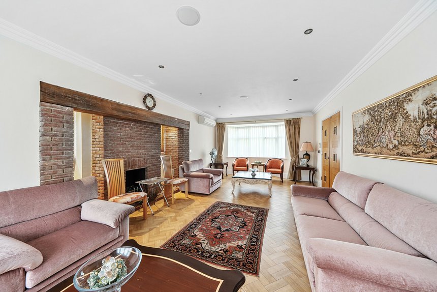 for sale cleopatra close london 56146 - Gibbs Gillespie