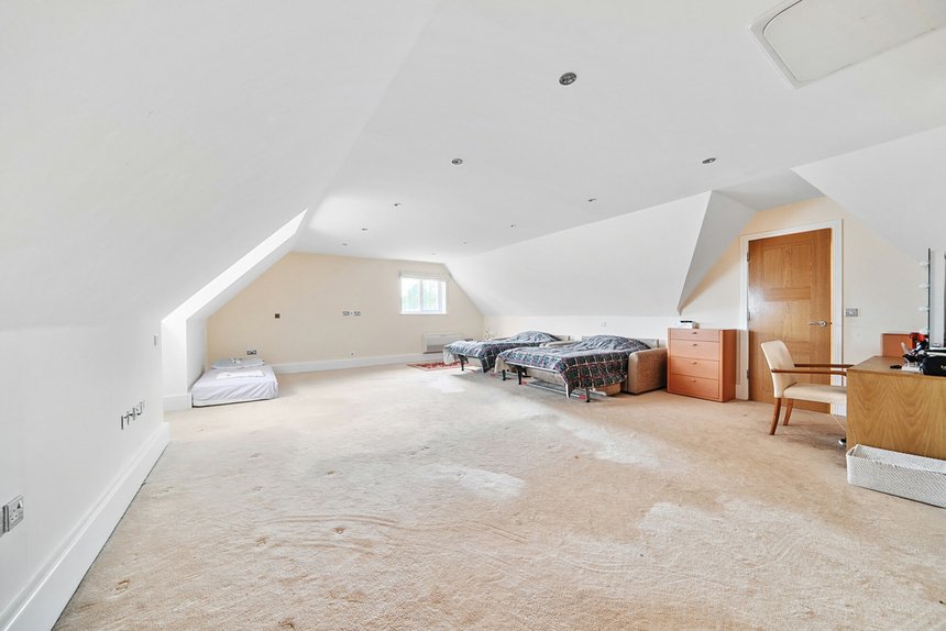 for sale cleopatra close london 56146 - Gibbs Gillespie