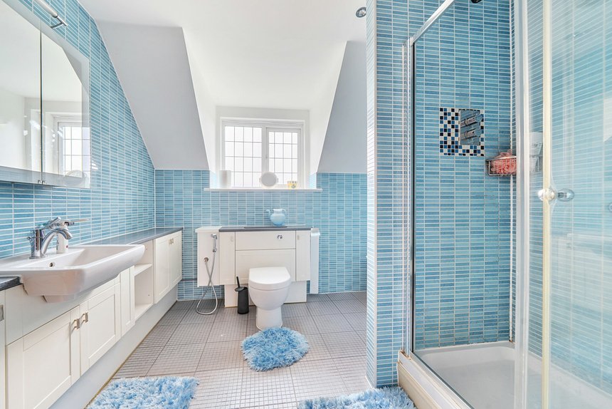 for sale cleopatra close london 56146 - Gibbs Gillespie